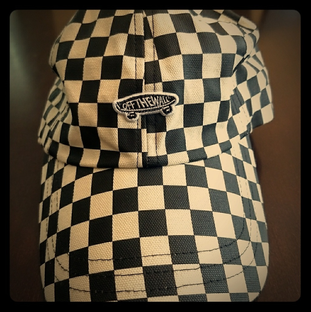 Vans off the wall check hat, new without tags